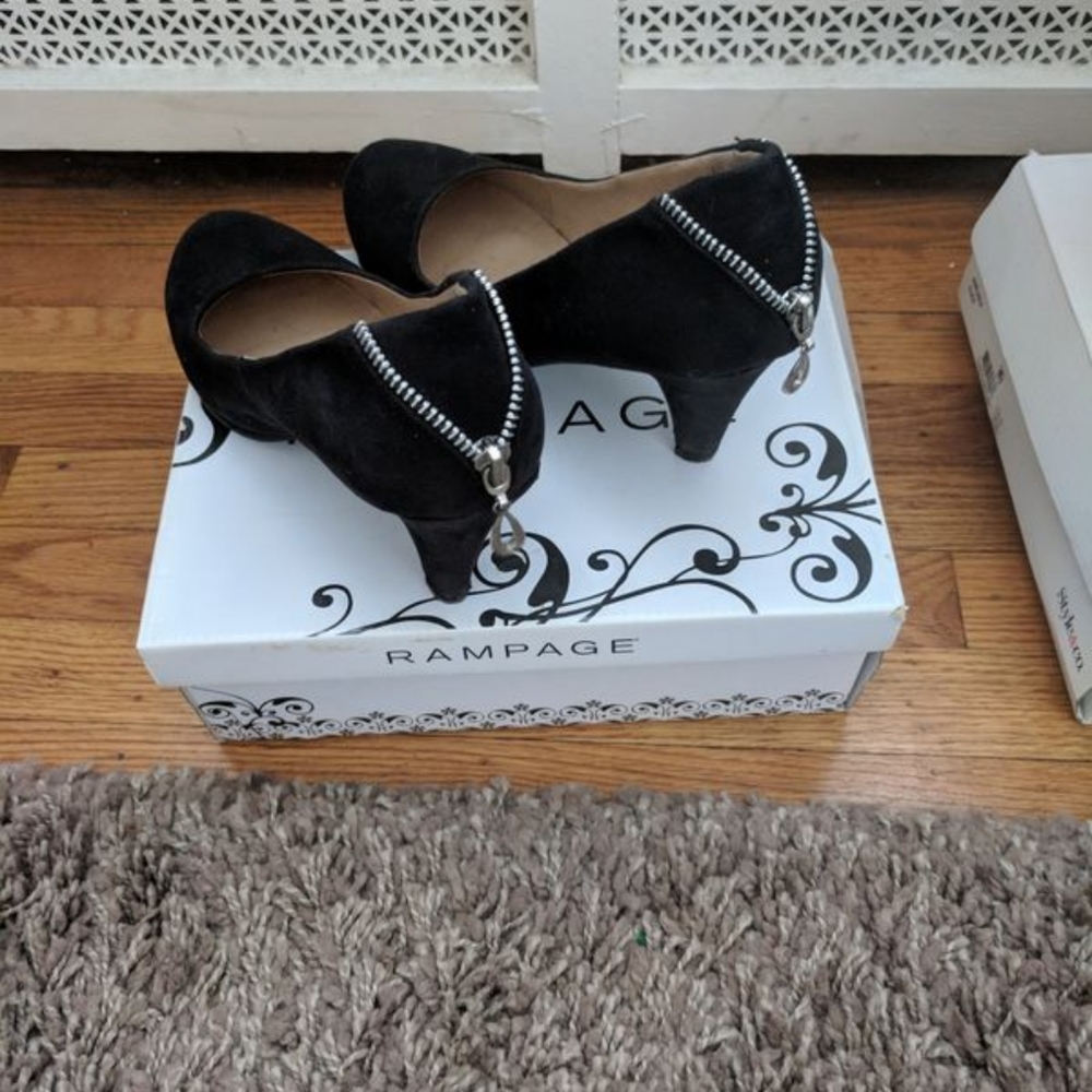 Gorgeous Rampage High Heels - Picture 2 of 2